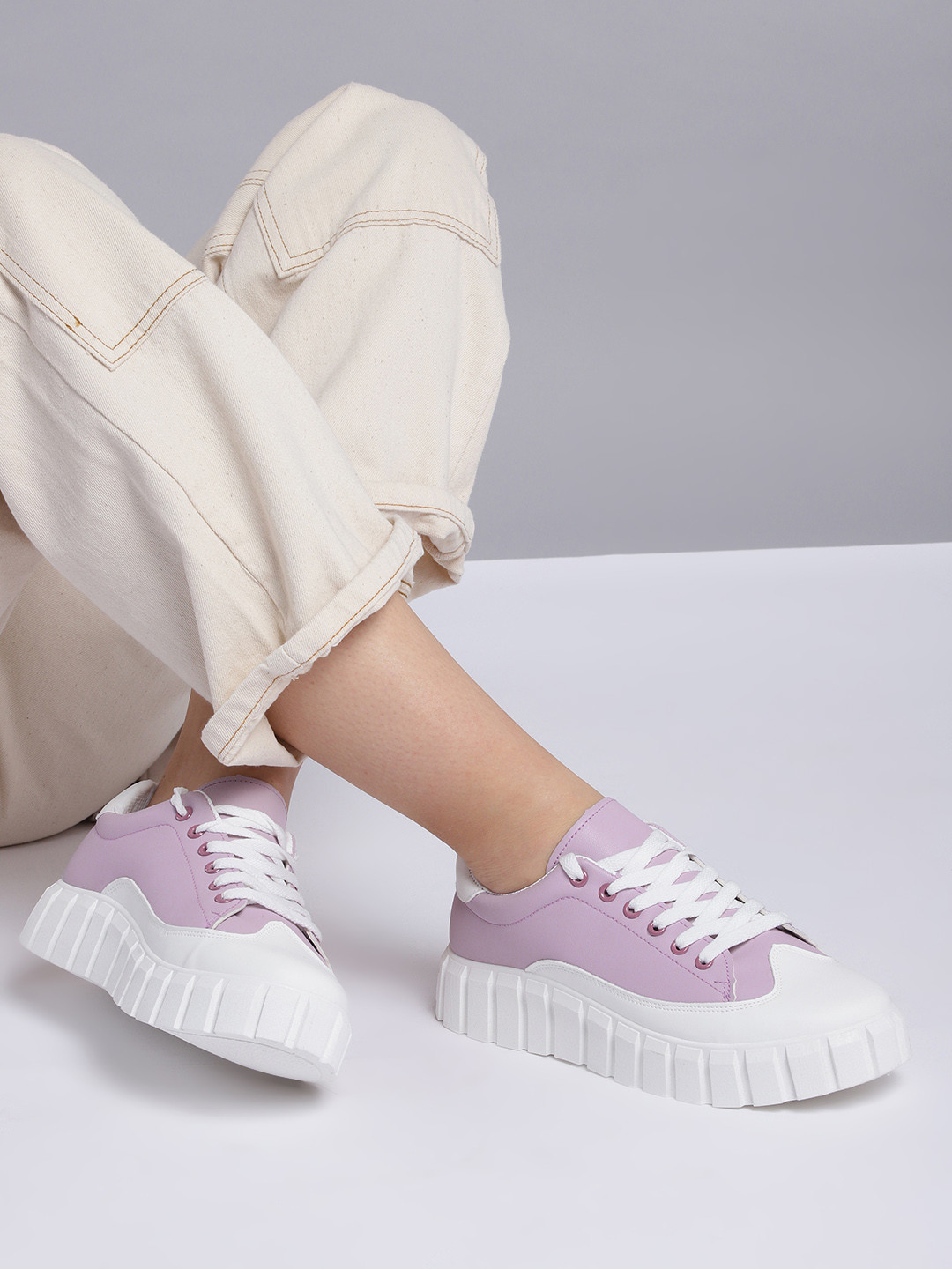 

Kook N Keech Women Lavender & White Colourblocked Flatforms