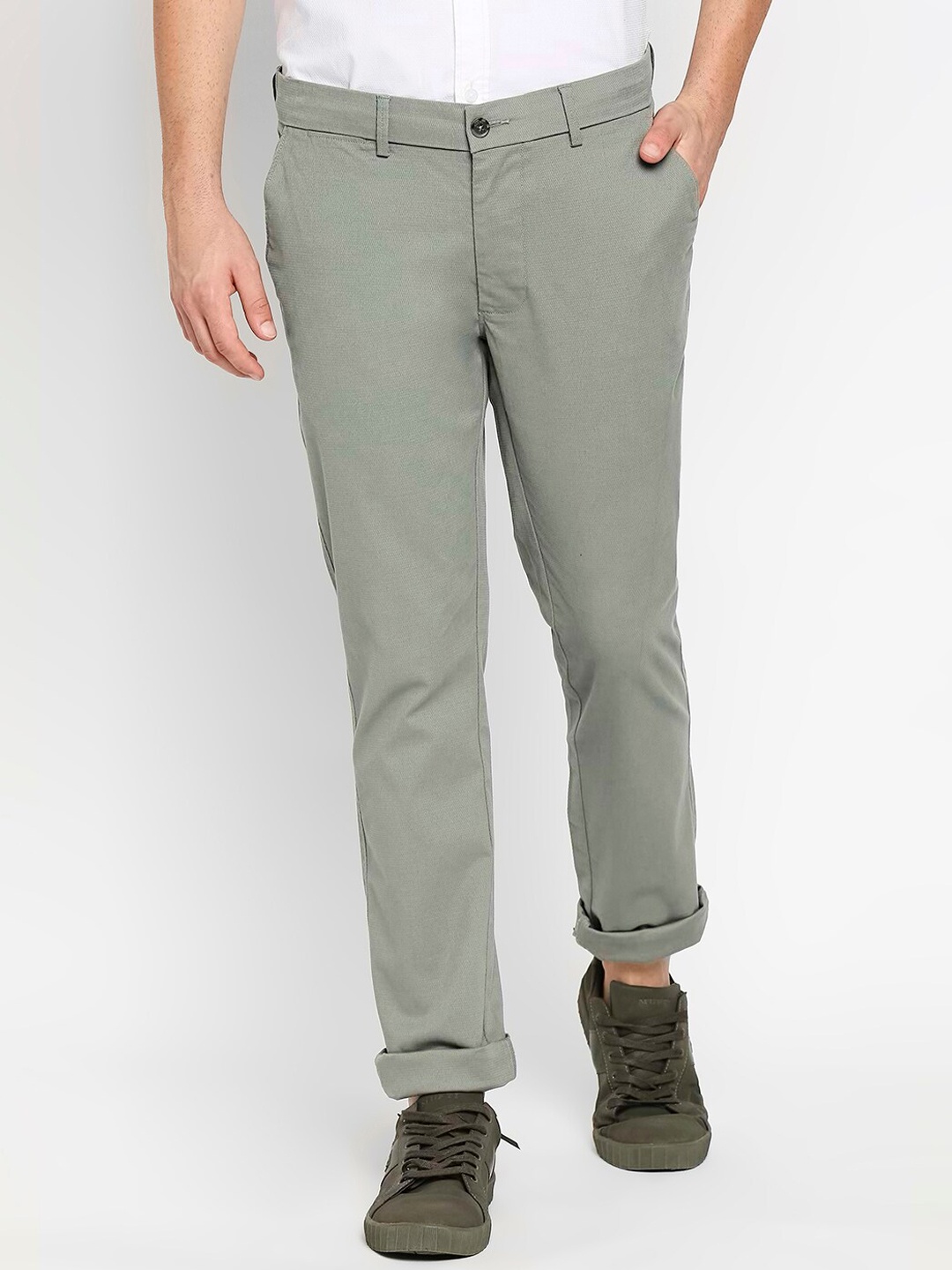 

Basics Men Olive Green Solid Tapered Fit Chinos
