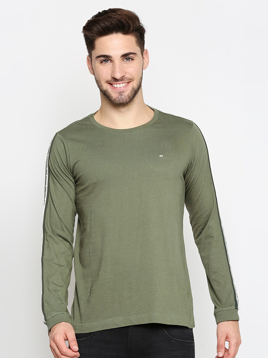 

Basics Men Olive Green Solid Pure Cotton Slim Fit T-shirt