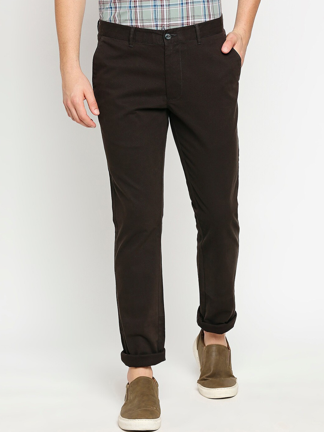 

Basics Men Brown Solid Stretchable Tapered Fit Trousers