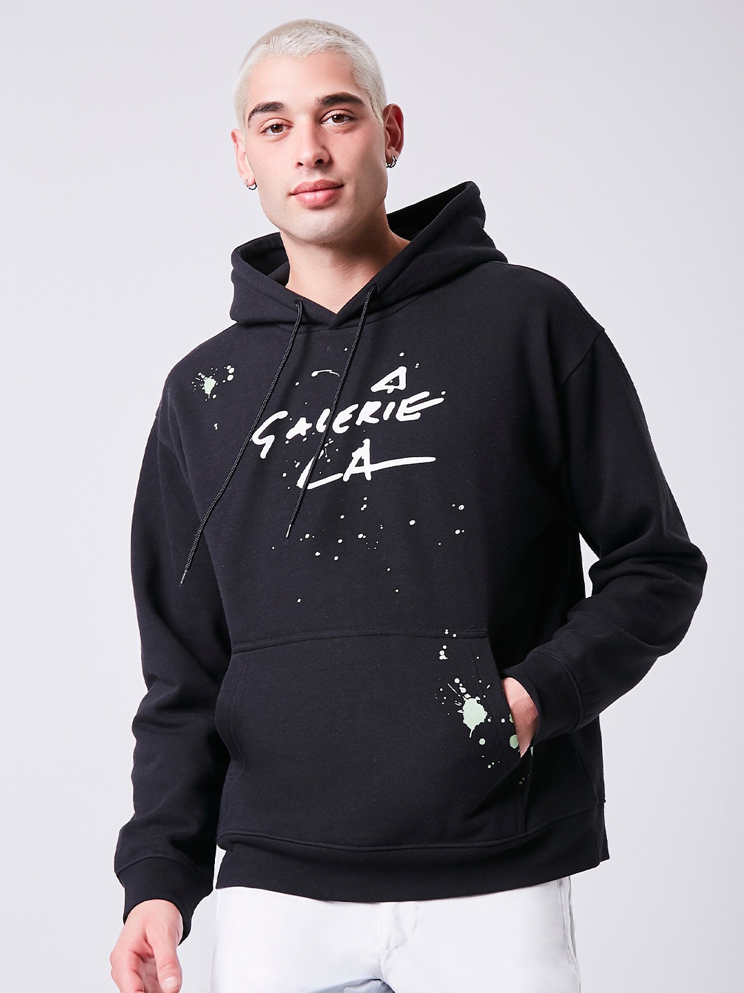 

FOREVER 21 Men Black Typography Printed T-shirt