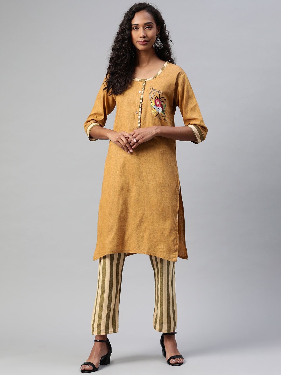 

Aarika Women Yellow & Beige Floral Print Pure Silk Kurta with Trousers