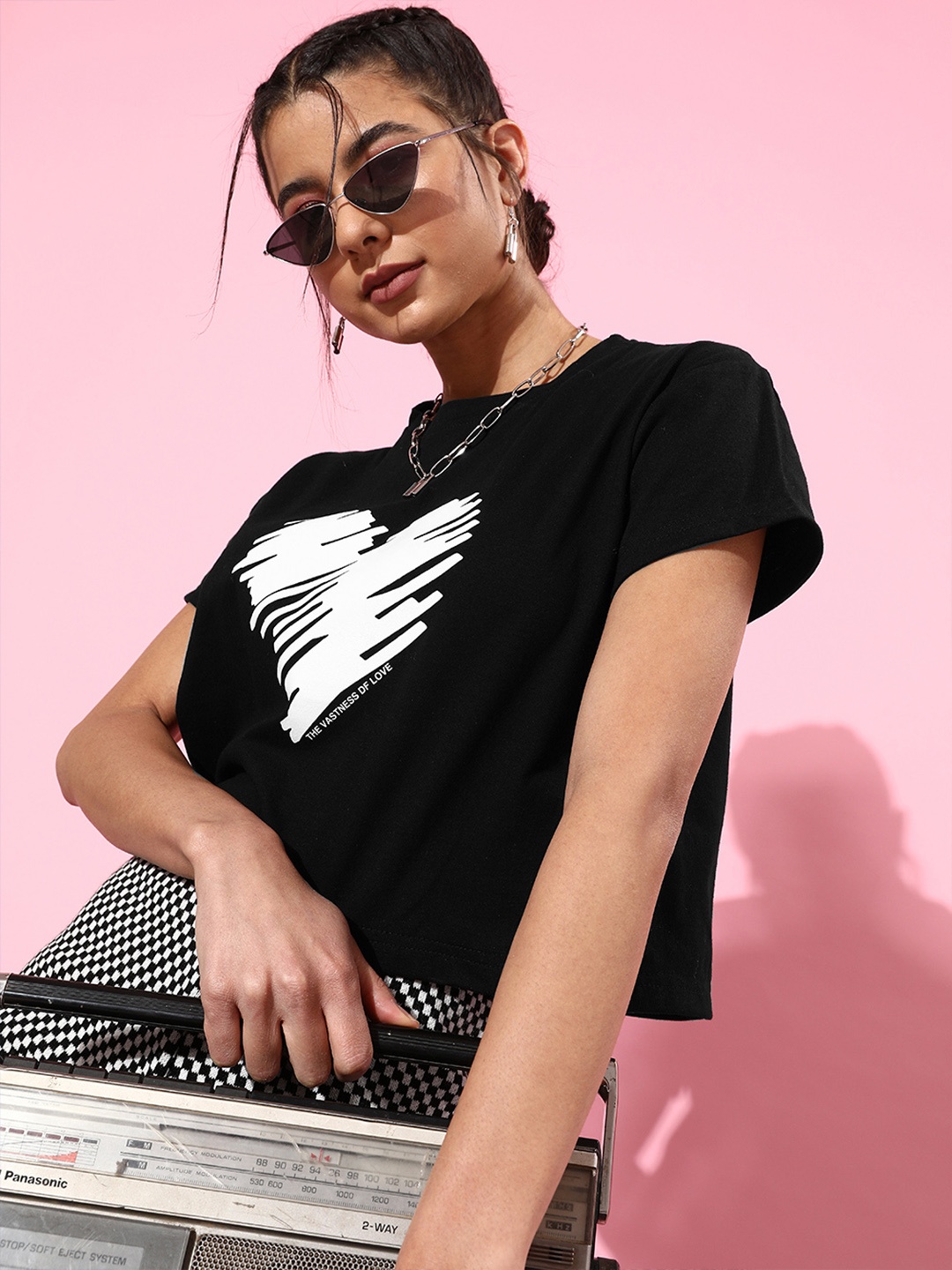 

iki chic Women Stylish Black Graphic Valentine Tee