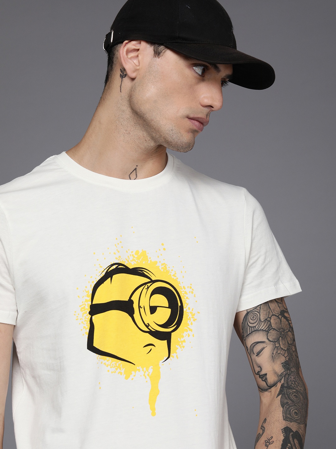 

WROGN Men White Minions Printed Pure Cotton Slim Fit T-shirt