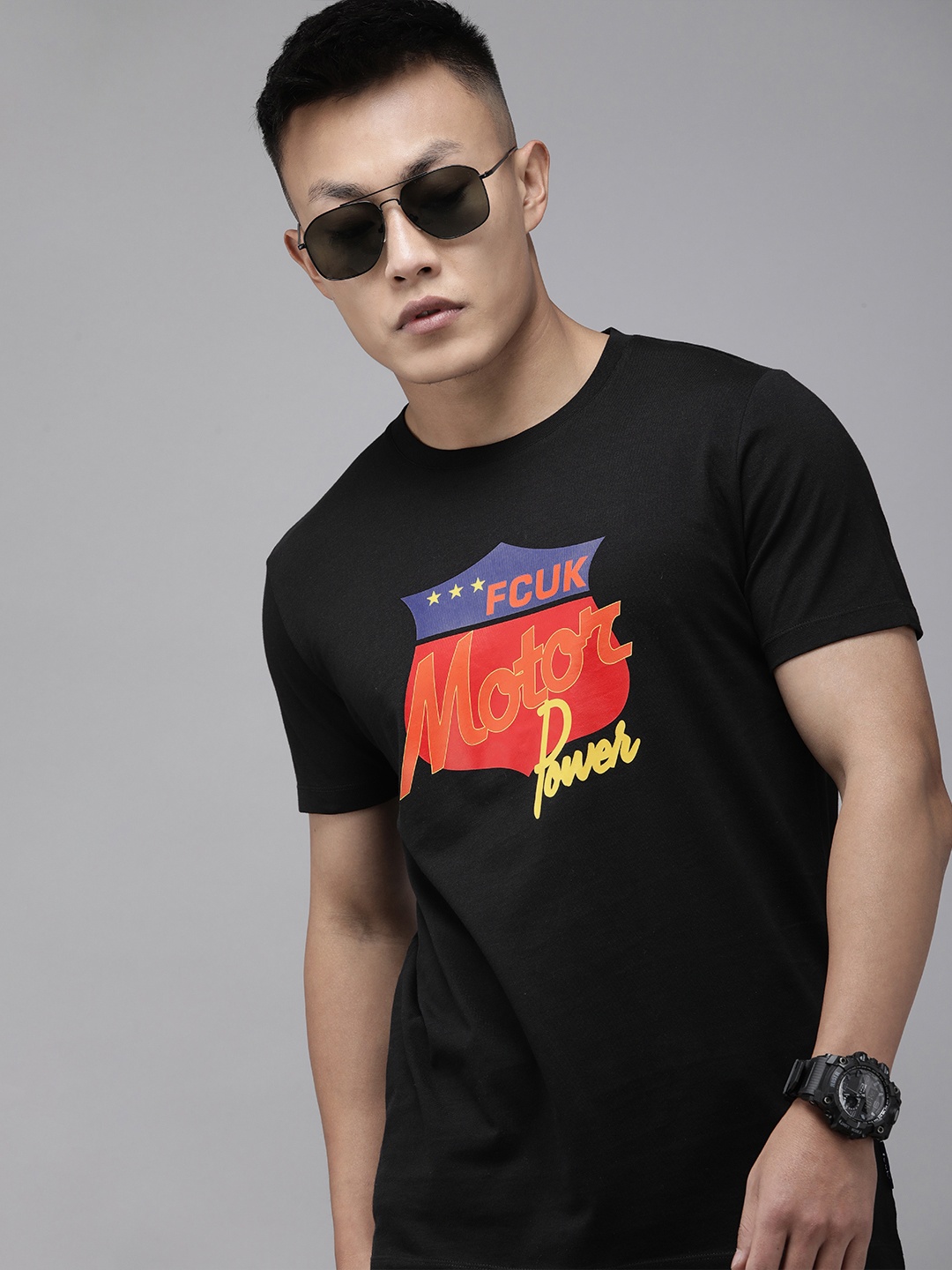 

French Connection Men Black & Multicoloured Graphic Printed Slim Fit Casual T-shirt