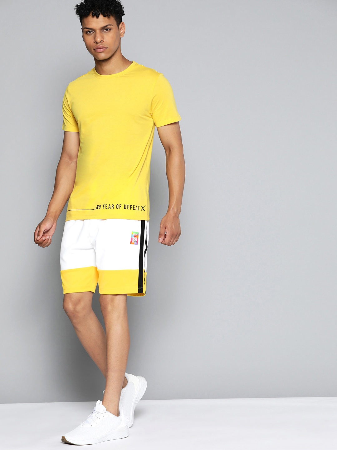 

HRX By Hrithik Roshan Lifestyle Men Bio-Wash Colourblocked Shorts, White