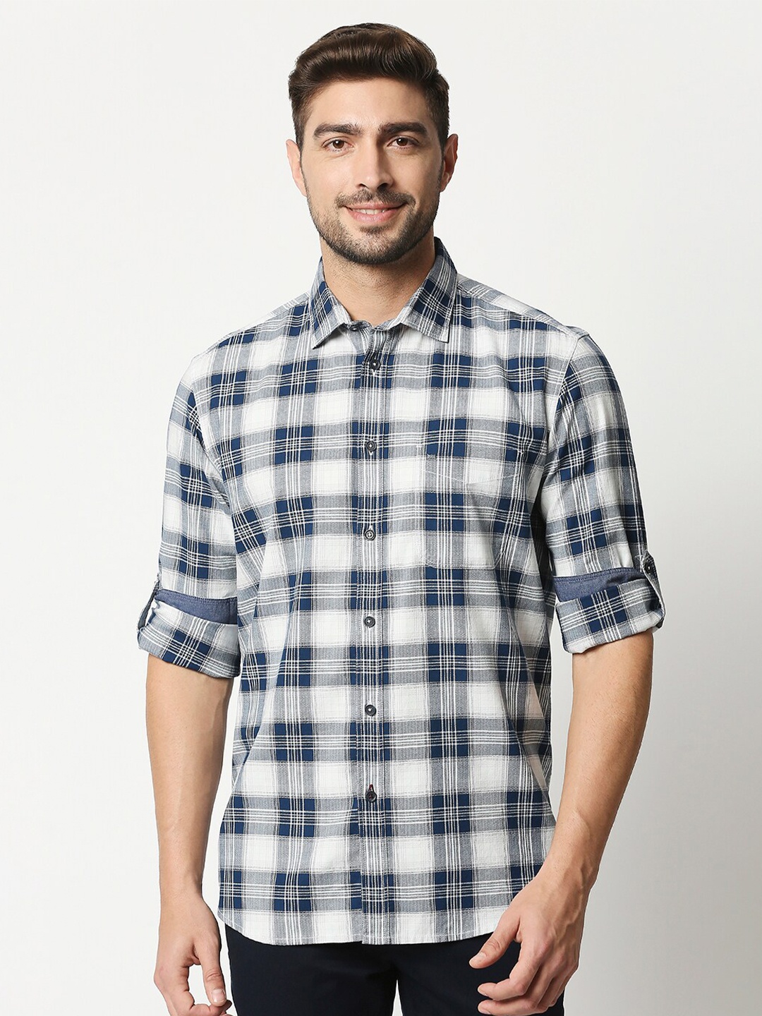 

Basics Men Navy Blue & Off-White Slim Fit Tartan Checks Pure Cotton Casual Shirt