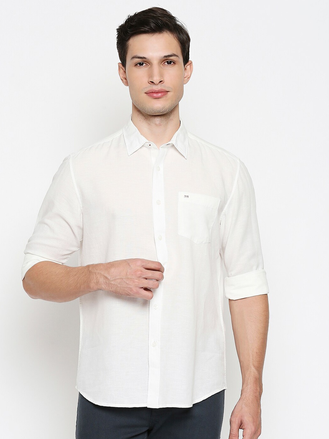 

Basics Men Off White Slim Fit Cotton Casual Shirt