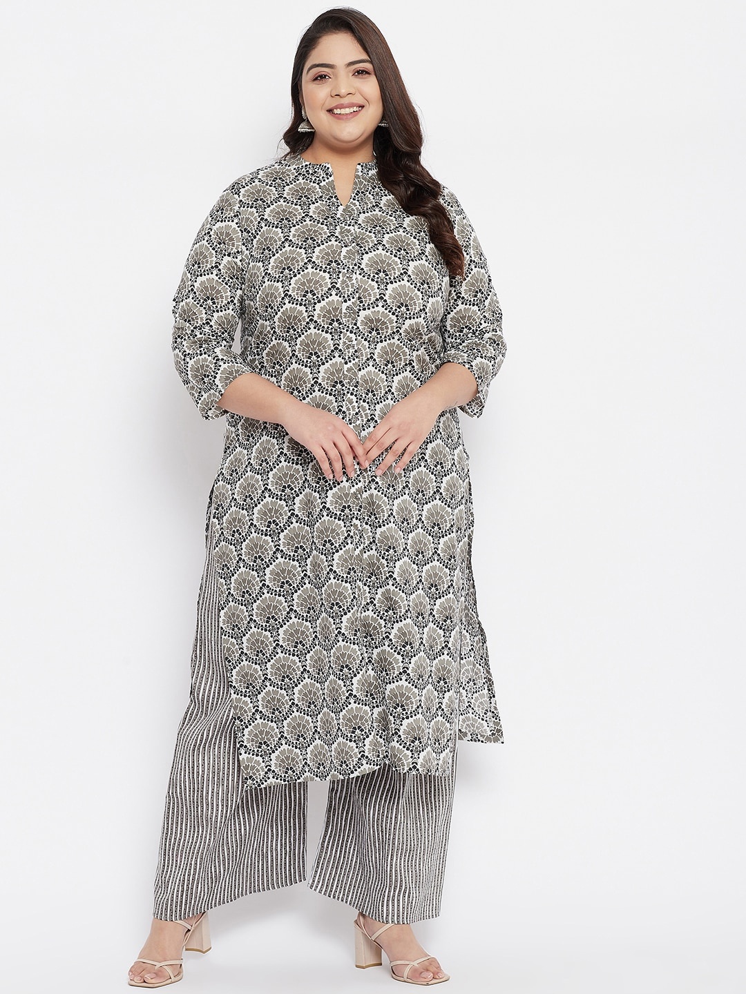 

Tissu Women Grey & White Plus Size Floral Printed Pure Cotton Kurta with Palazzos