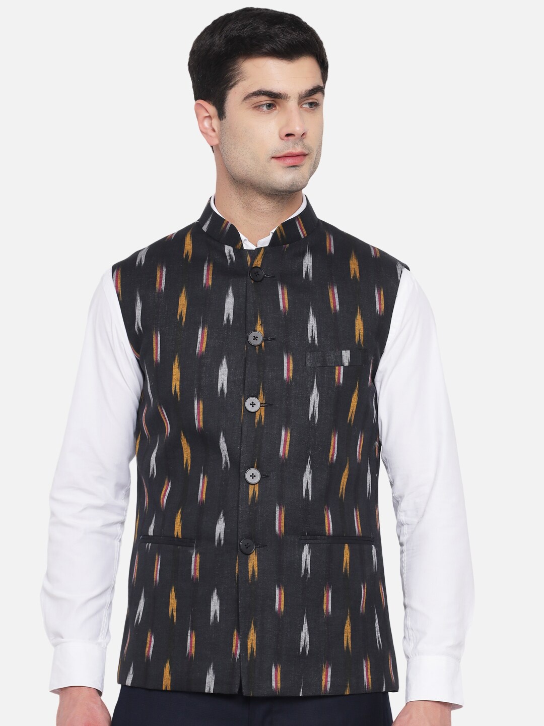 

Vastraa Fusion Men Black Ikat Printed Pure Cotton Nehru Jackets