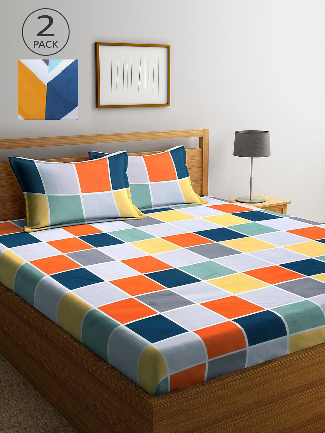 

KLOTTHE Off White & Orange Geometric 210 TC 2 King Bedsheet with 4 Pillow Covers
