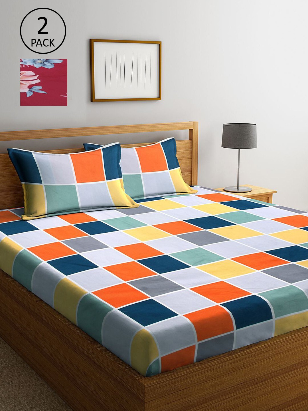 

KLOTTHE Off White & Maroon Geometric 210 TC 2 King Bedsheet with 4 Pillow Covers
