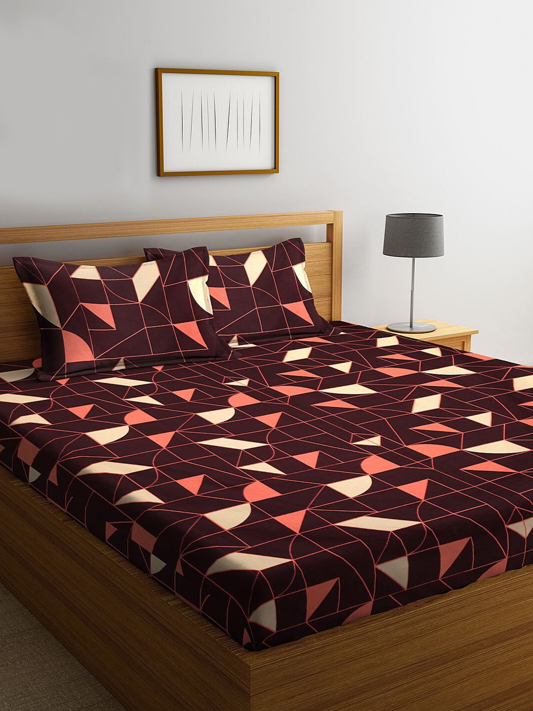 

KLOTTHE Brown & Pink Geometric 210 TC 2 King Bedsheet with 2 Pillow Covers