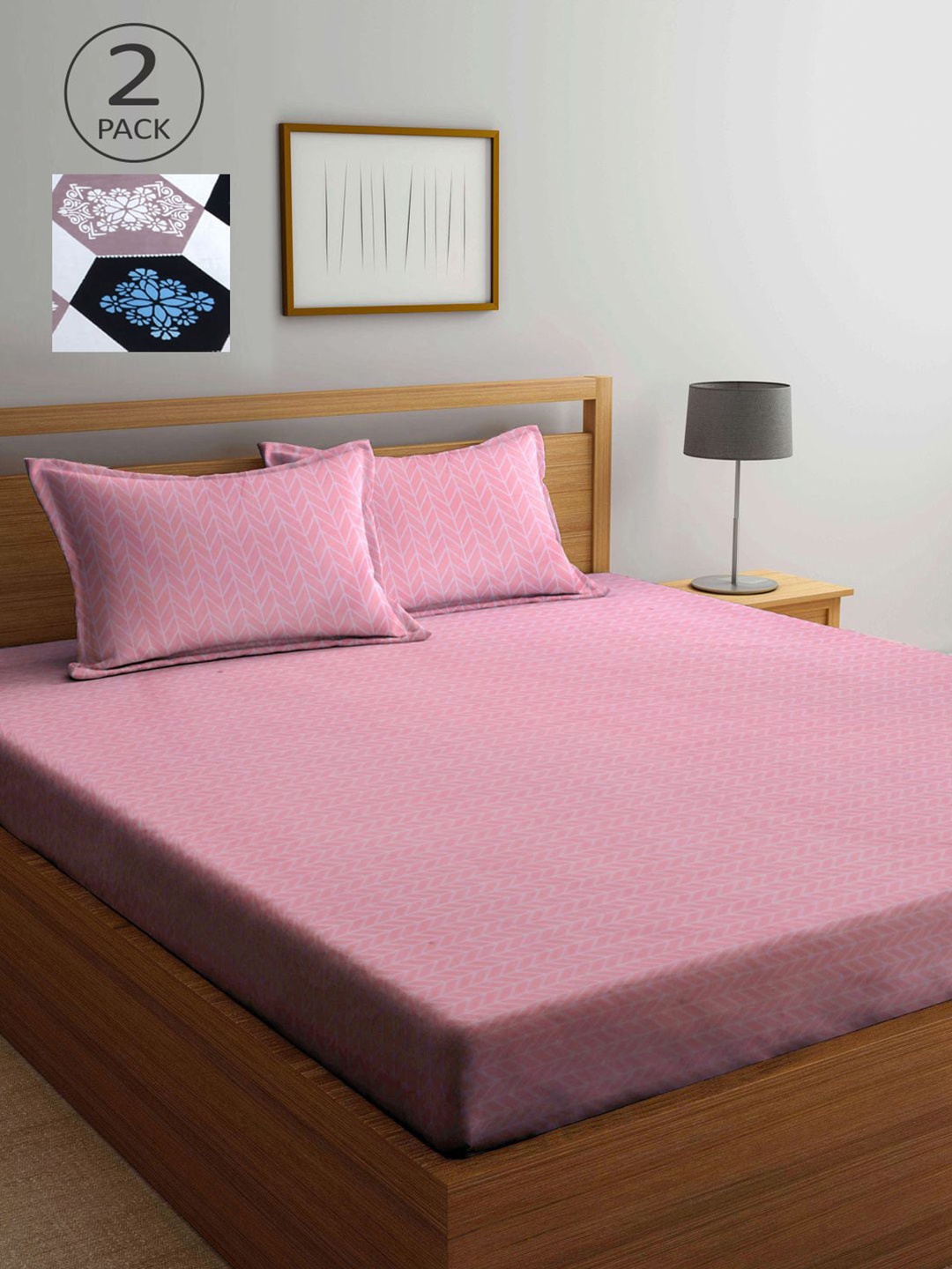 

KLOTTHE Pink & White Geometric 210 TC 2 King Bedsheet with 4 Pillow Covers