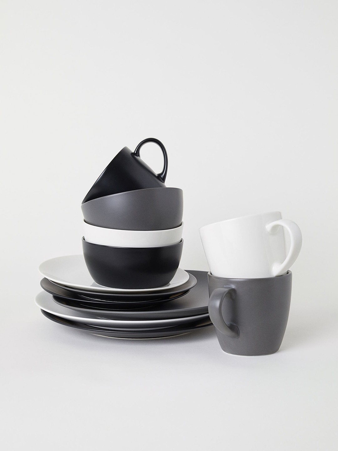 

H&M Black Porcelain Mug