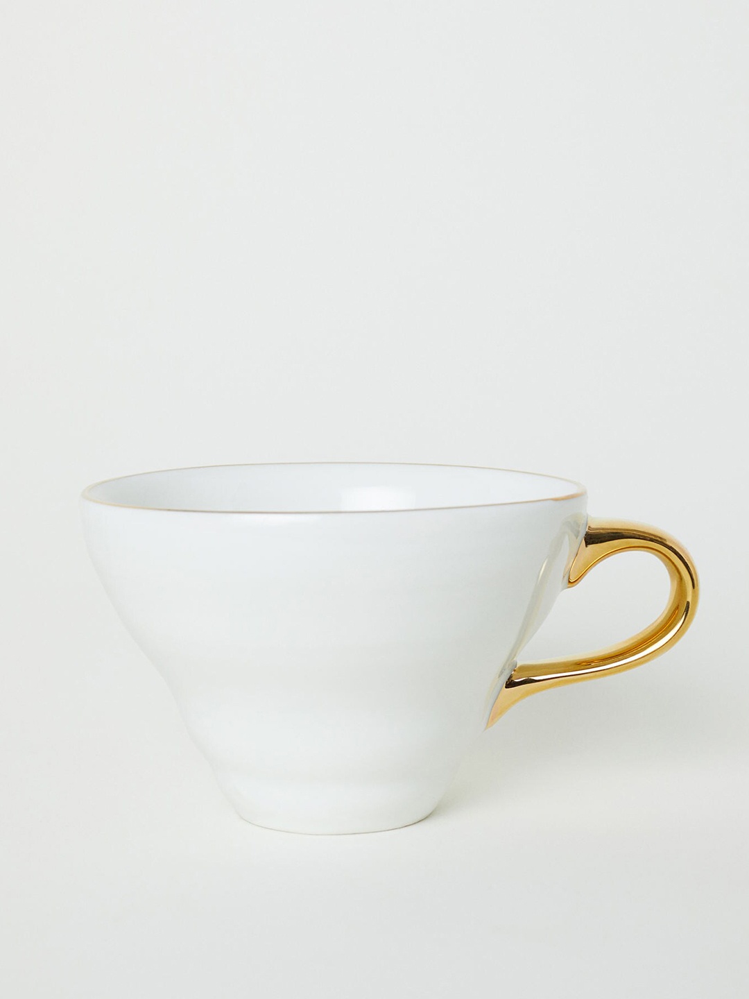 

H&M White & Gold Toned Textured Porcelain Cup