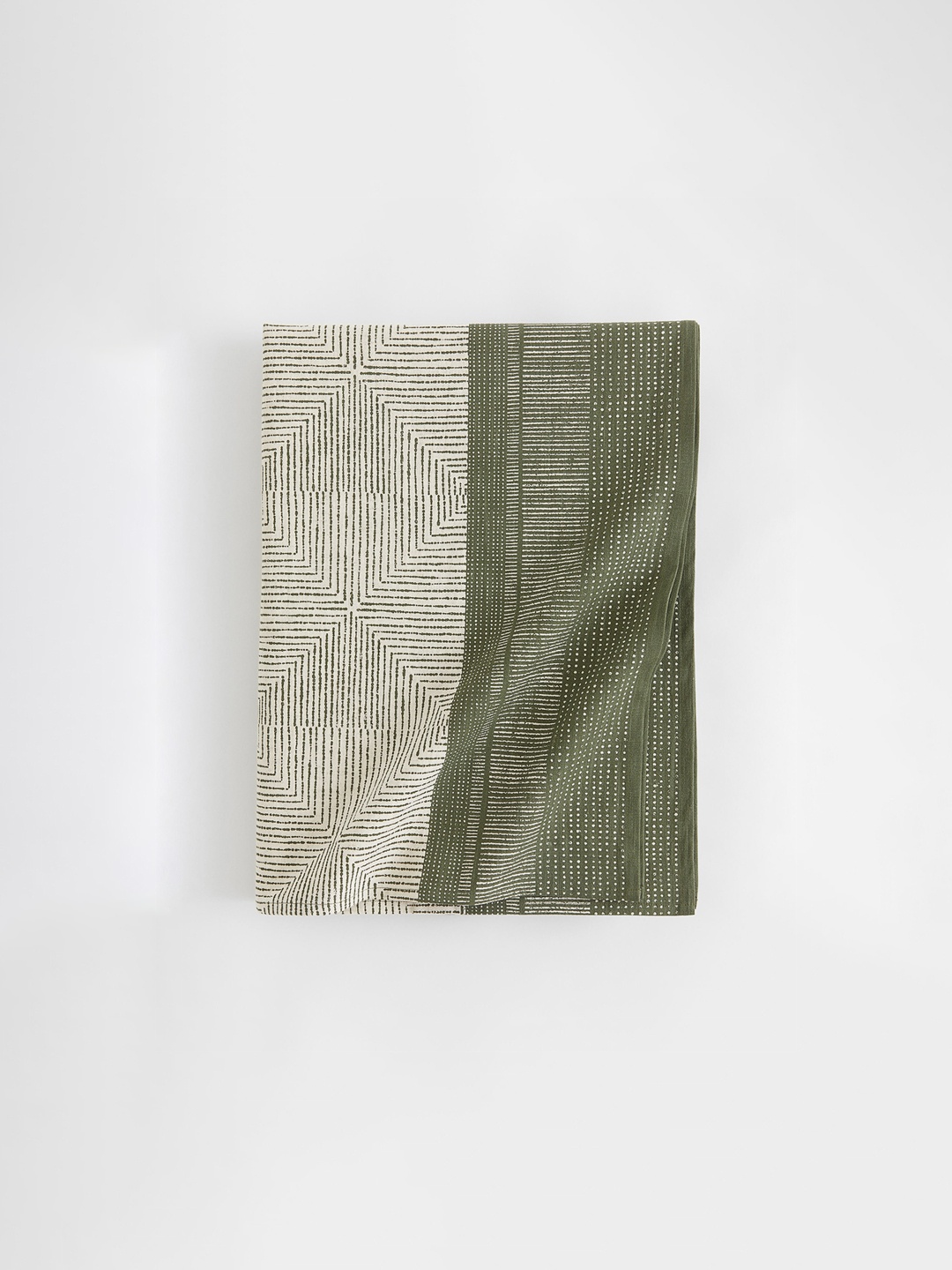 

H&M Green Patterned Tablecloth