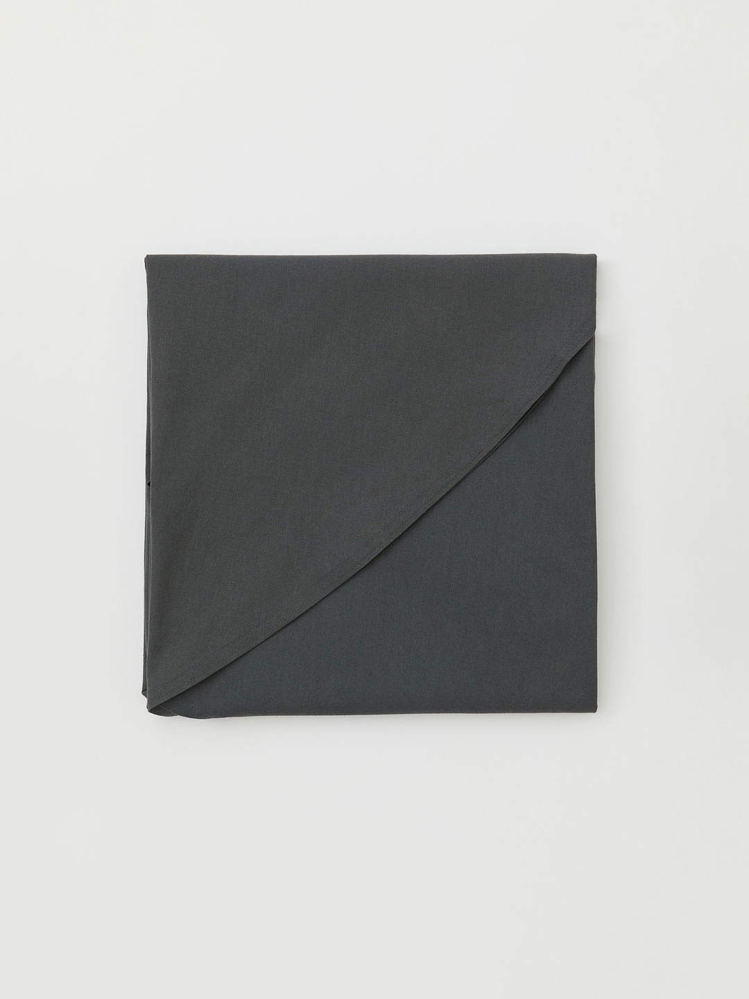 

H&M Grey Solid Round Cotton Tablecloth