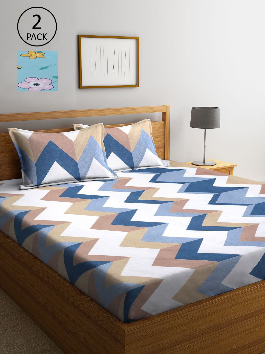 

KLOTTHE White & Blue Geometric 210 TC 2 King Bedsheet with 4 Pillow Covers