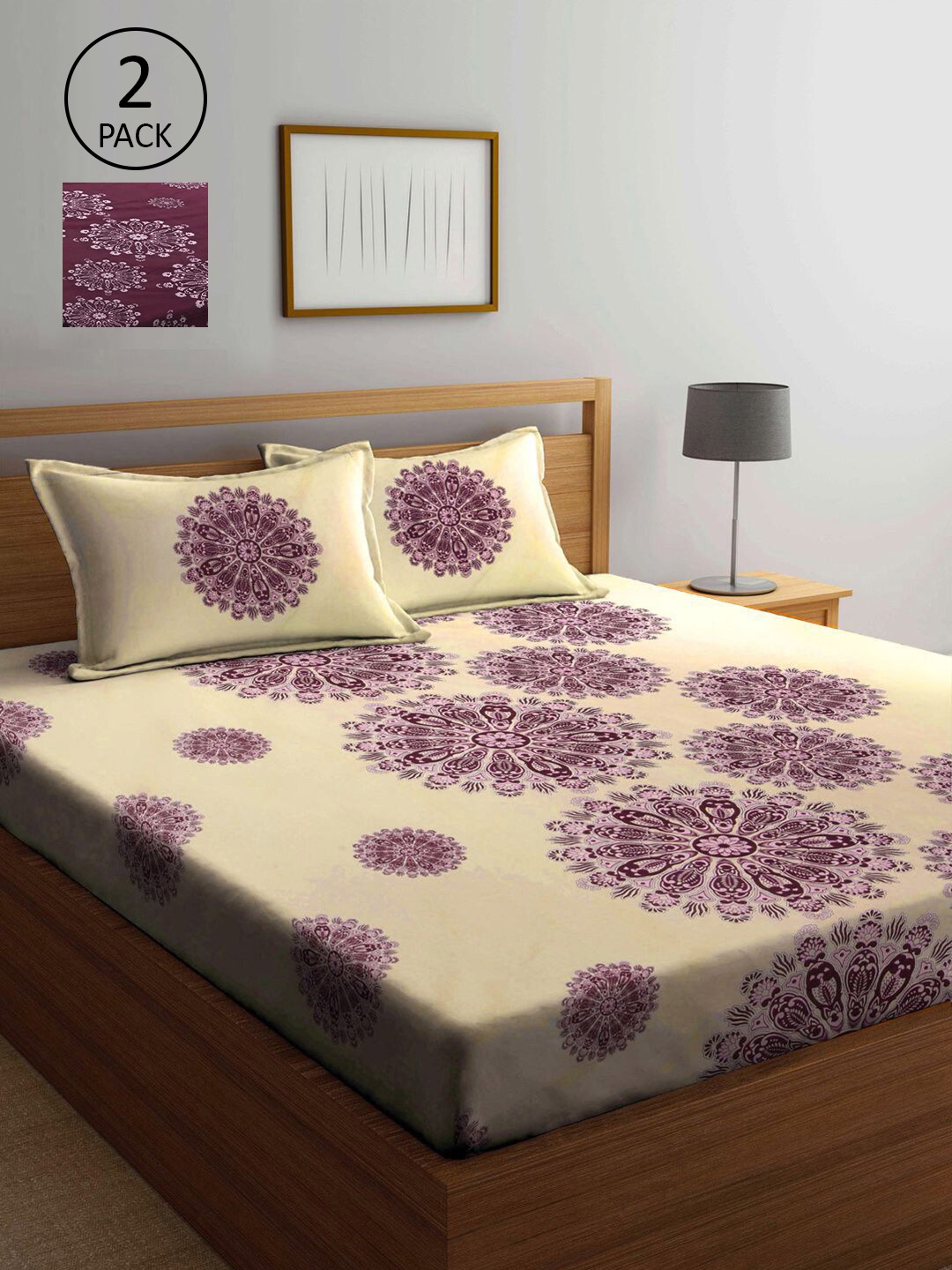 

KLOTTHE Cream-Coloured & Maroon Geometric 210 TC 2 King Bedsheet with 4 Pillow Covers
