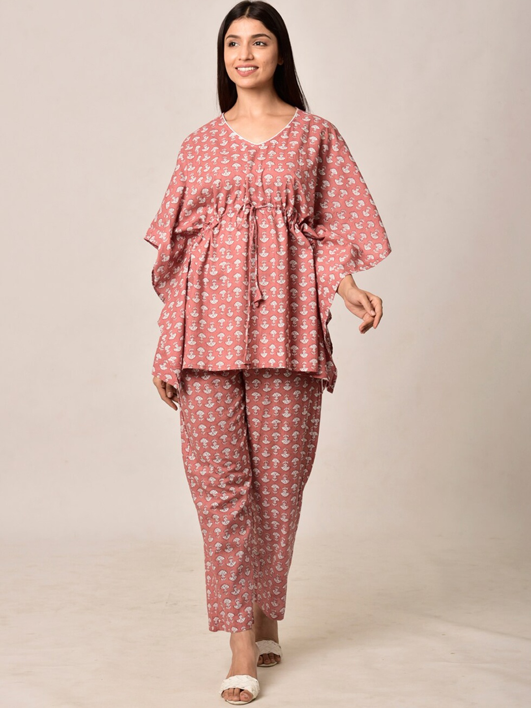 

Ikk Kudi by Seerat Women Rust & White Floral Printed Pure Cotton Kaftan Night Suits