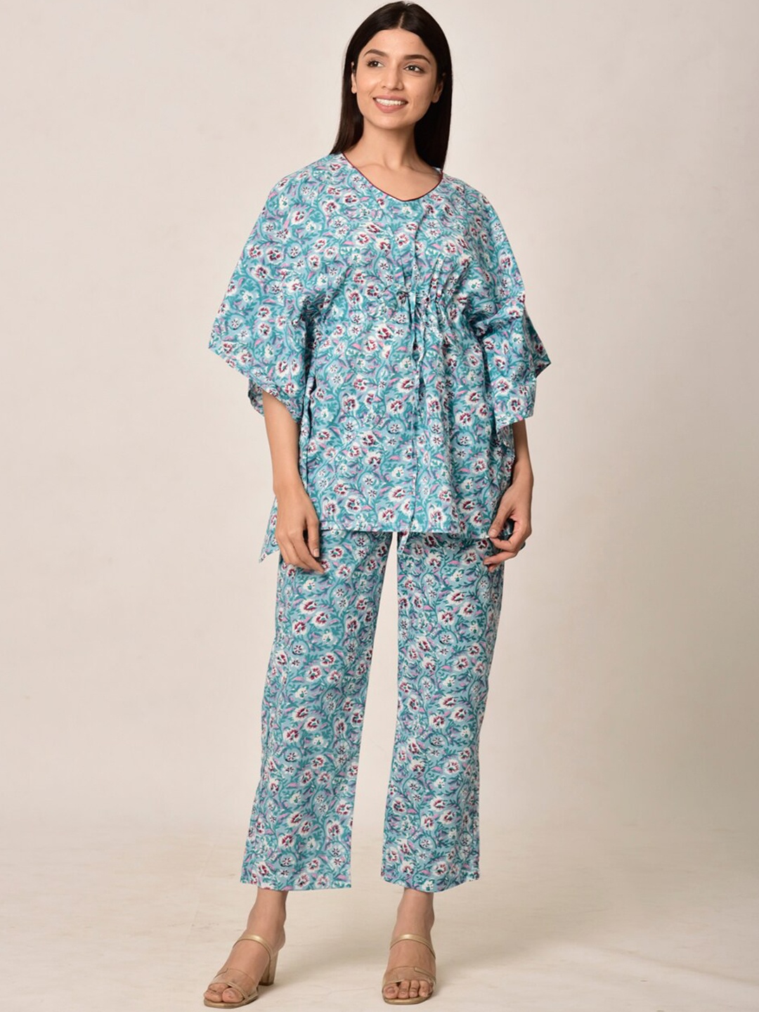 

Ikk Kudi by Seerat Women Blue & Off White Printed Kaftan Pure Cotton Night suit