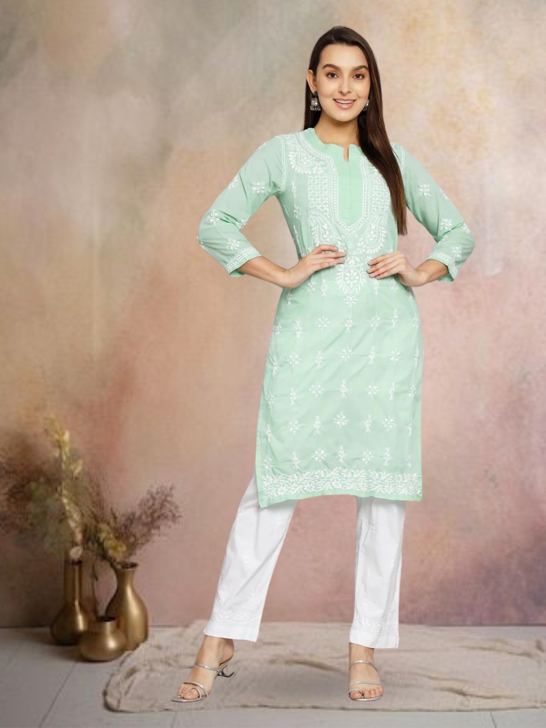 

PARAMOUNT CHIKAN Embroidered Chikankari Ethnic Motifs Kurta, Sea green