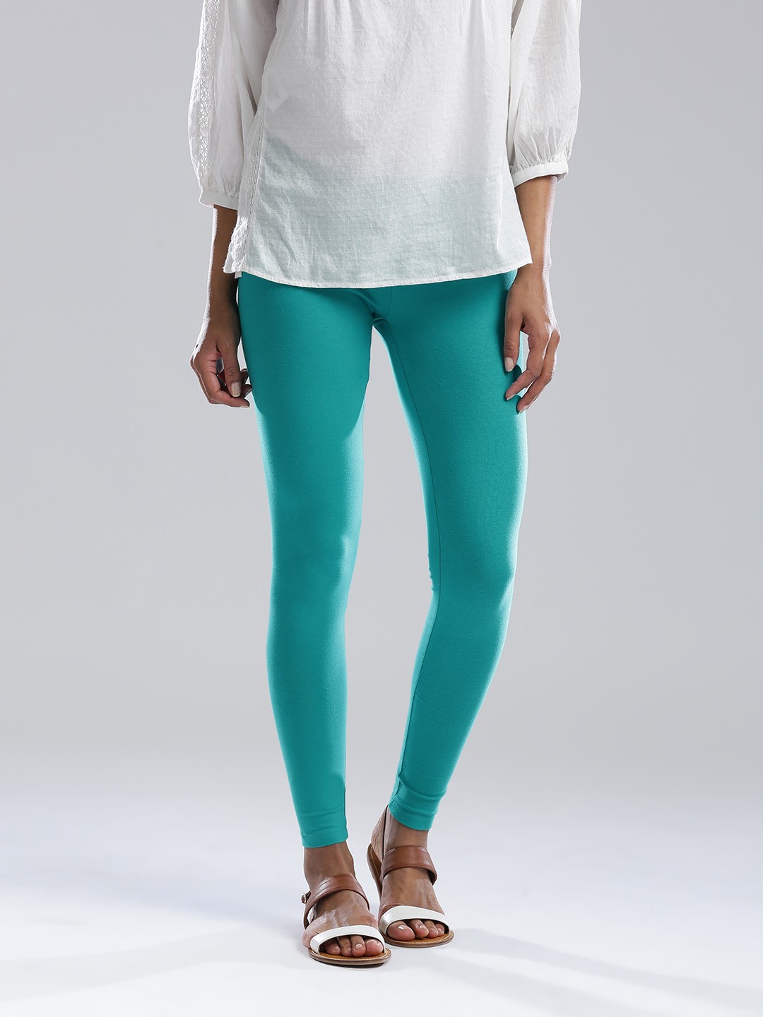 

W Green Ankle-Length Leggings