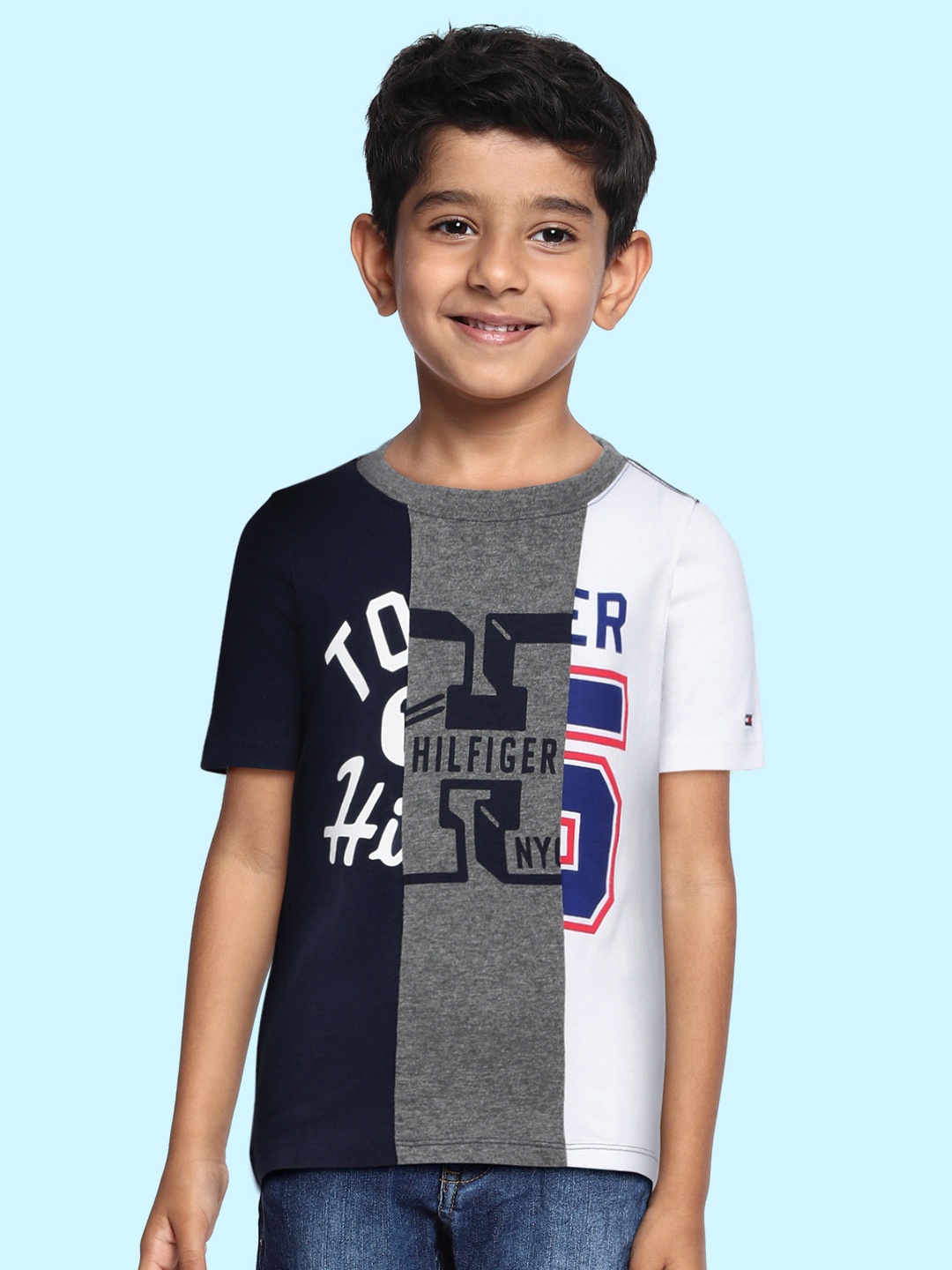

Tommy Hilfiger Boys Grey & Navy Blue Colourblocked Pure Cotton T-shirt