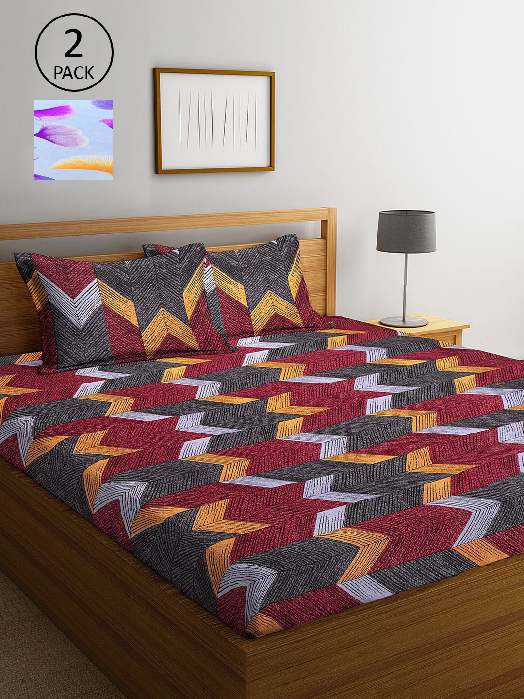 

KLOTTHE Brown & Black Geometric 210 TC 2 King Bedsheet with 4 Pillow Covers