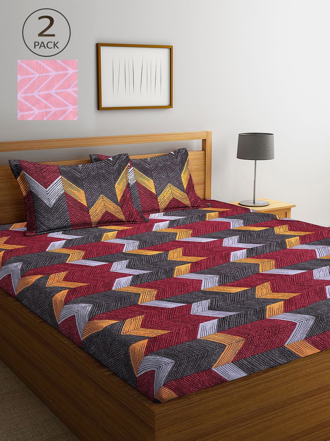 

KLOTTHE Maroon & Black Geometric 210 TC 2 King Bedsheet with 4 Pillow Covers