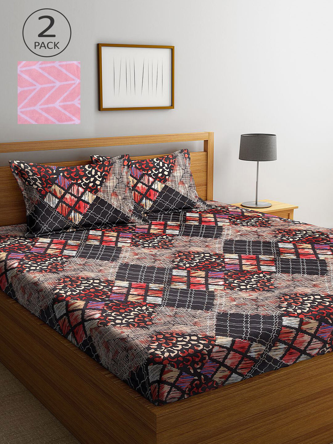 

KLOTTHE Brown & Black Geometric 210 TC 2 King Bedsheet with 4 Pillow Covers