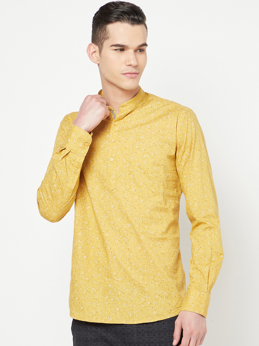 

Crimsoune Club Men Yellow & White Floral Printed Pure Cotton Kurta