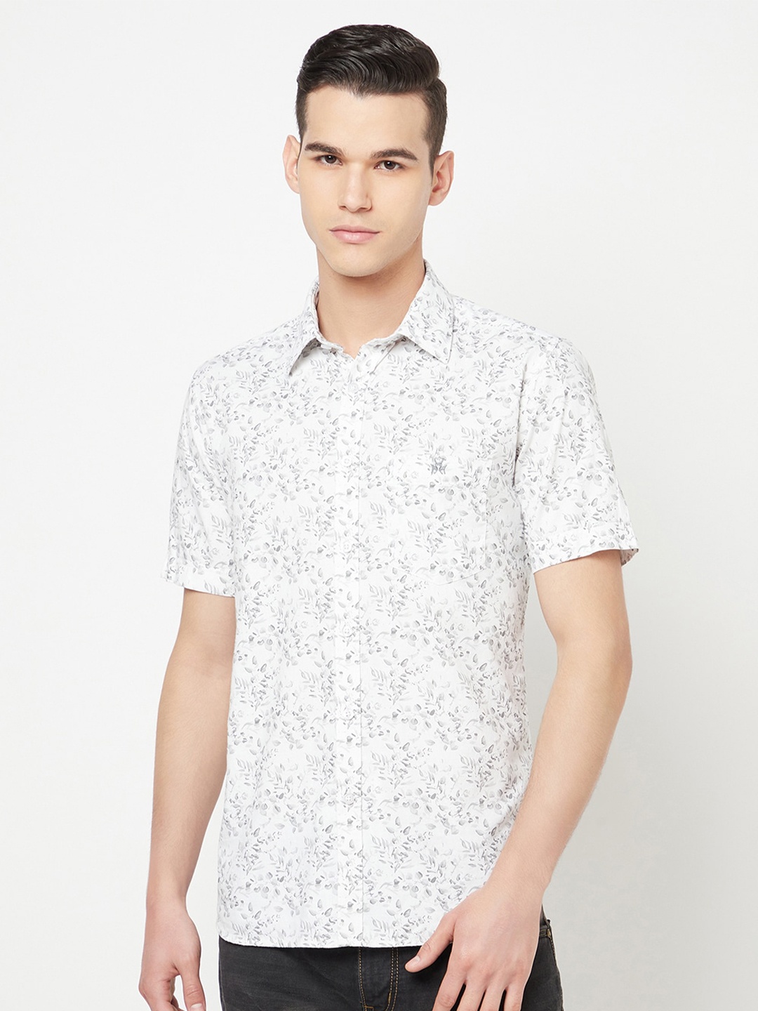 

Crimsoune Club Men White Slim Fit Floral Printed Casual Shirt