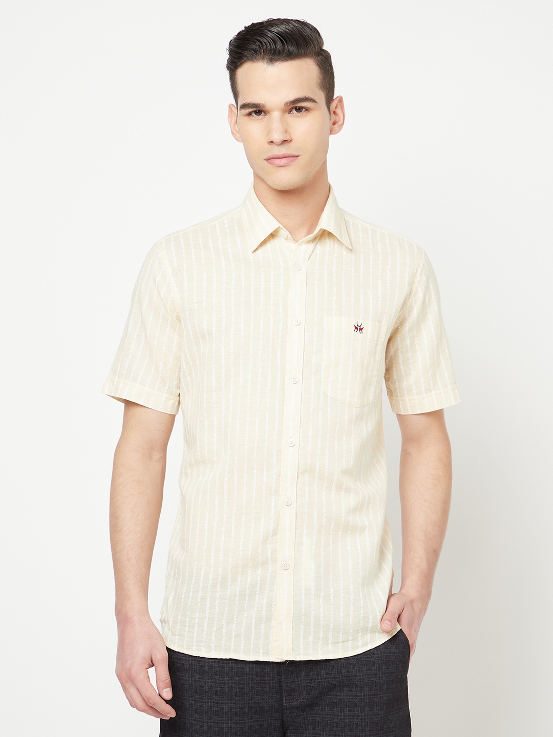 

Crimsoune Club Men Cream-Coloured Slim Fit Striped Casual Shirt