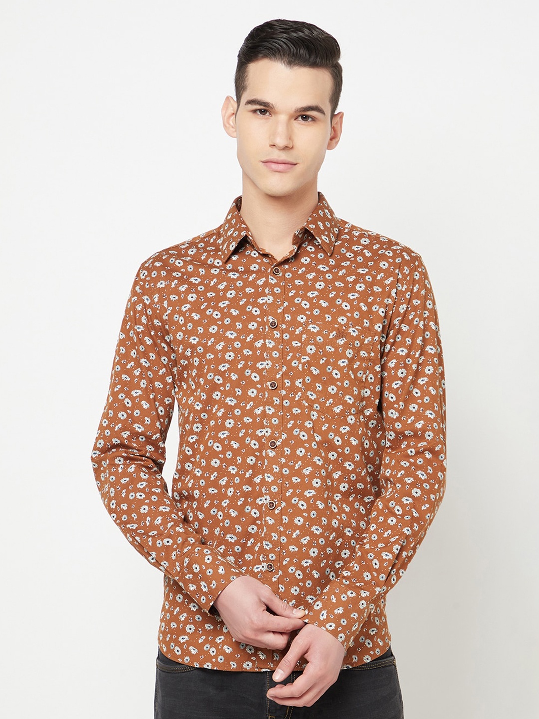 

Crimsoune Club Men Brown & White Slim Fit Floral Printed Pure Cotton Casual Shirt