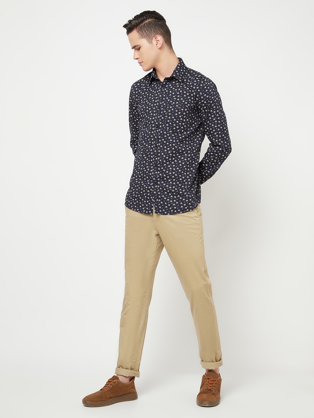 

Crimsoune Club Men Navy Blue Slim Fit Floral Printed Casual Shirt