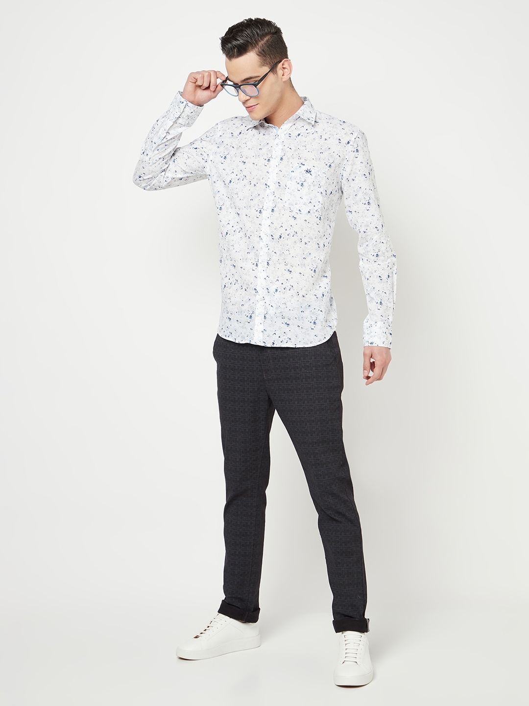 

Crimsoune Club Men White Slim Fit Floral Printed Casual Shirt