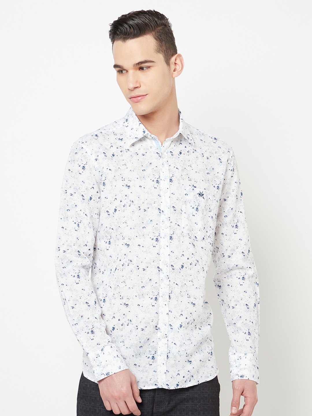 

Crimsoune Club Men White Slim Fit Floral Printed Casual Shirt