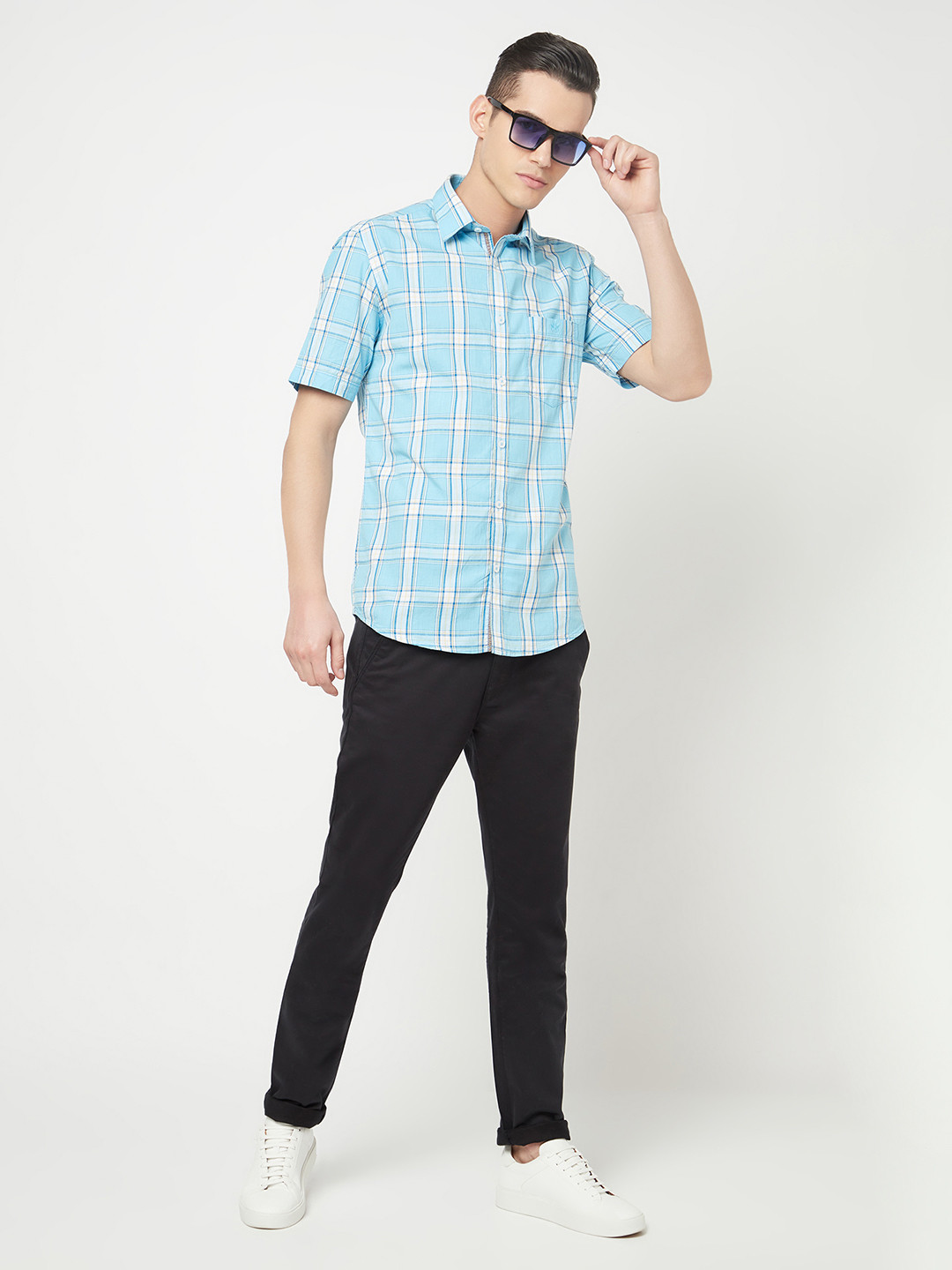 

Crimsoune Club Men Blue Slim Fit Checked Cotton Casual Shirt