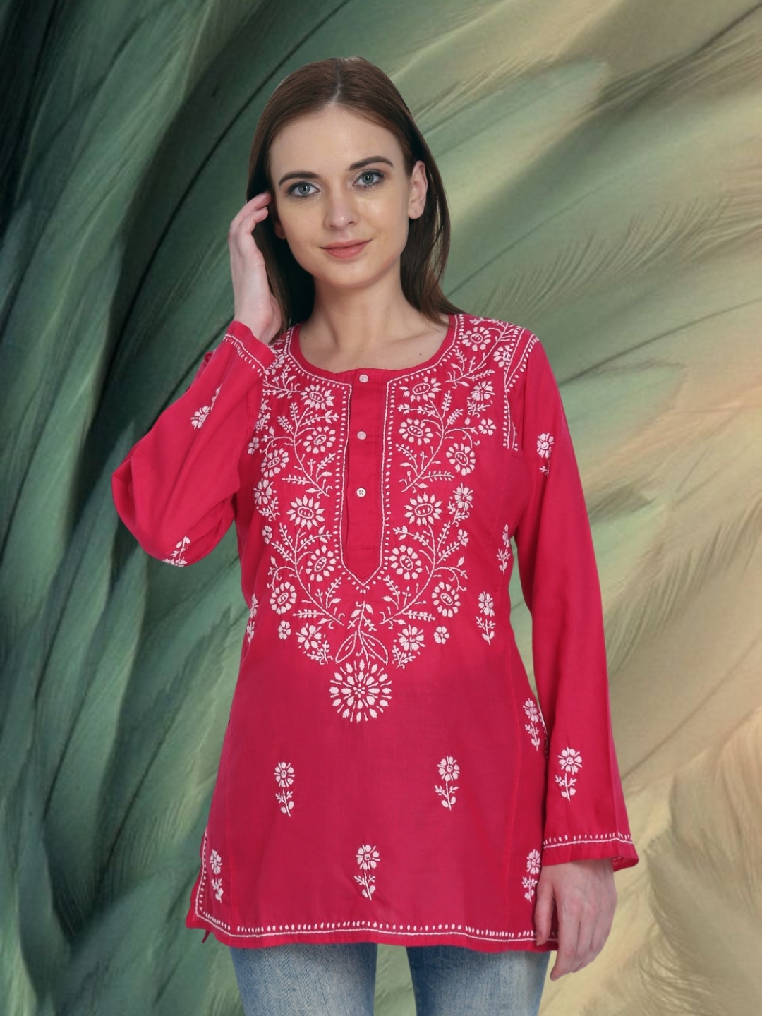 

PARAMOUNT CHIKAN Magenta & White Ethnic Motifs Cotton Embroidered Chikankari Kurti