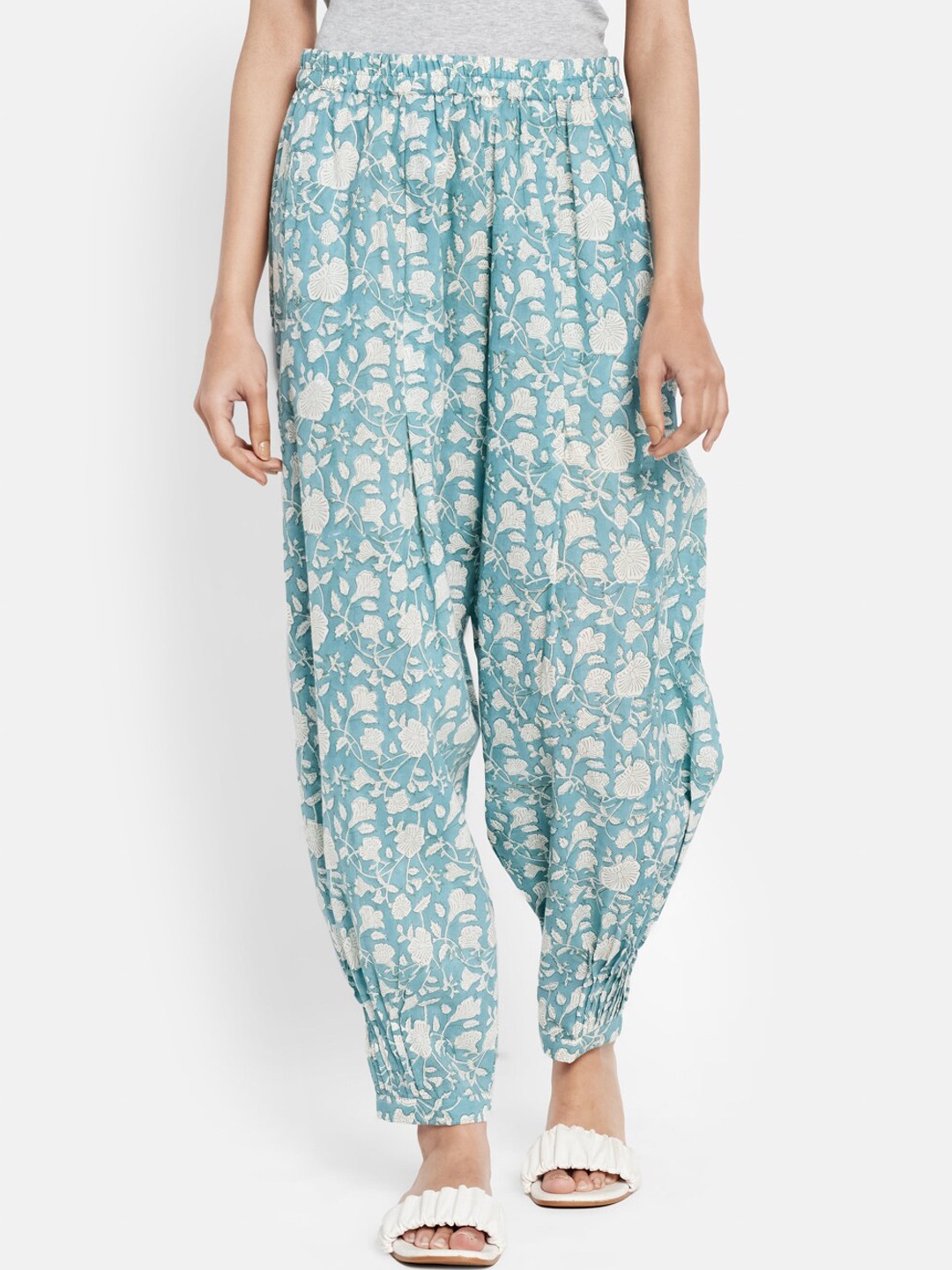 

Fabindia Women Blue & White Printed Straight Fit Cotton Salwar