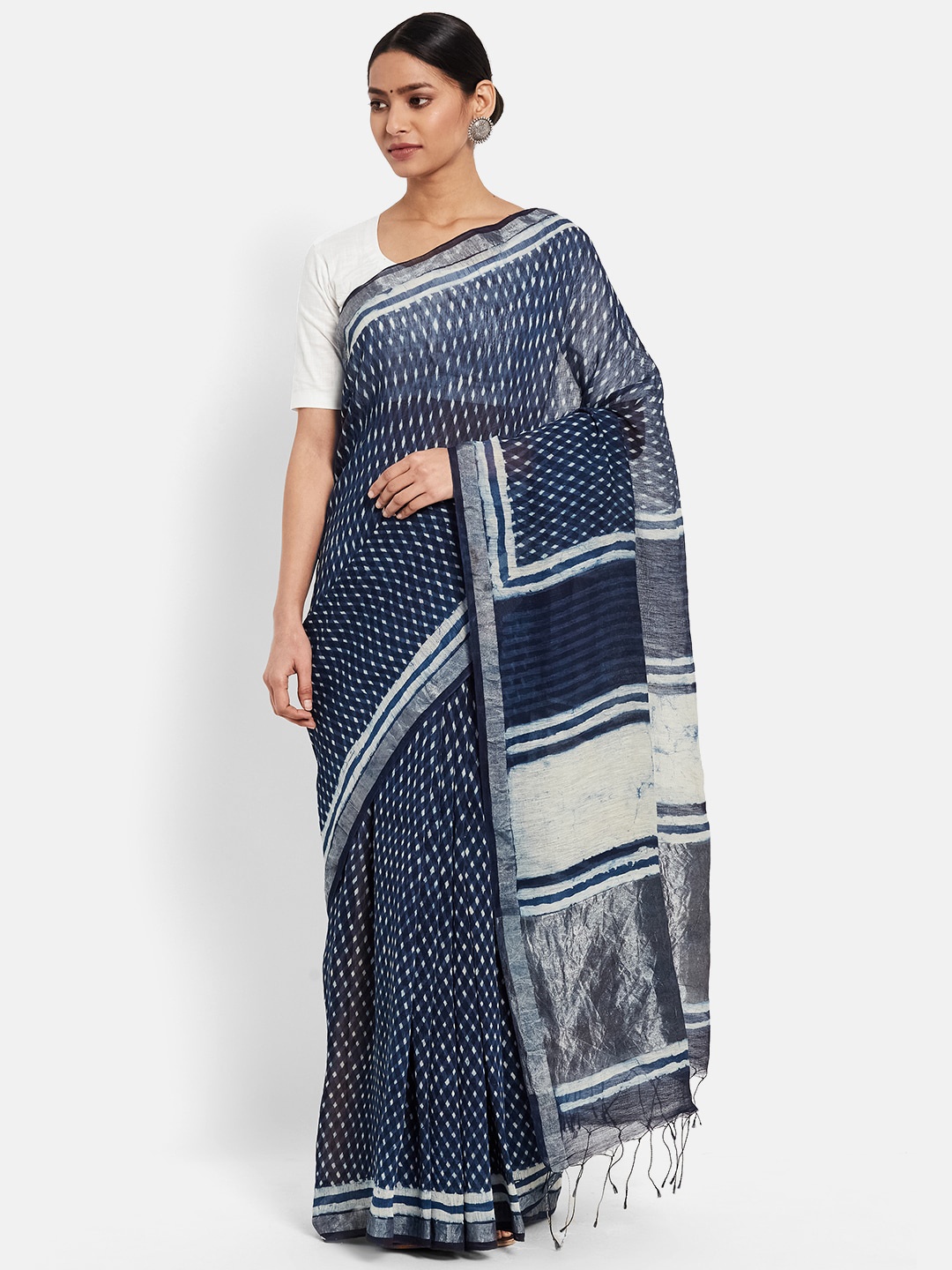 

Fabindia Blue & White Geometric Pure Linen Saree