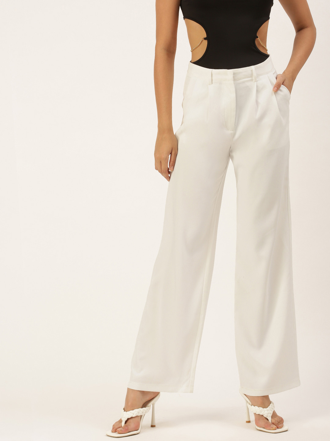 

FOREVER 21 Women White Solid Mid Rise Pleated Trousers