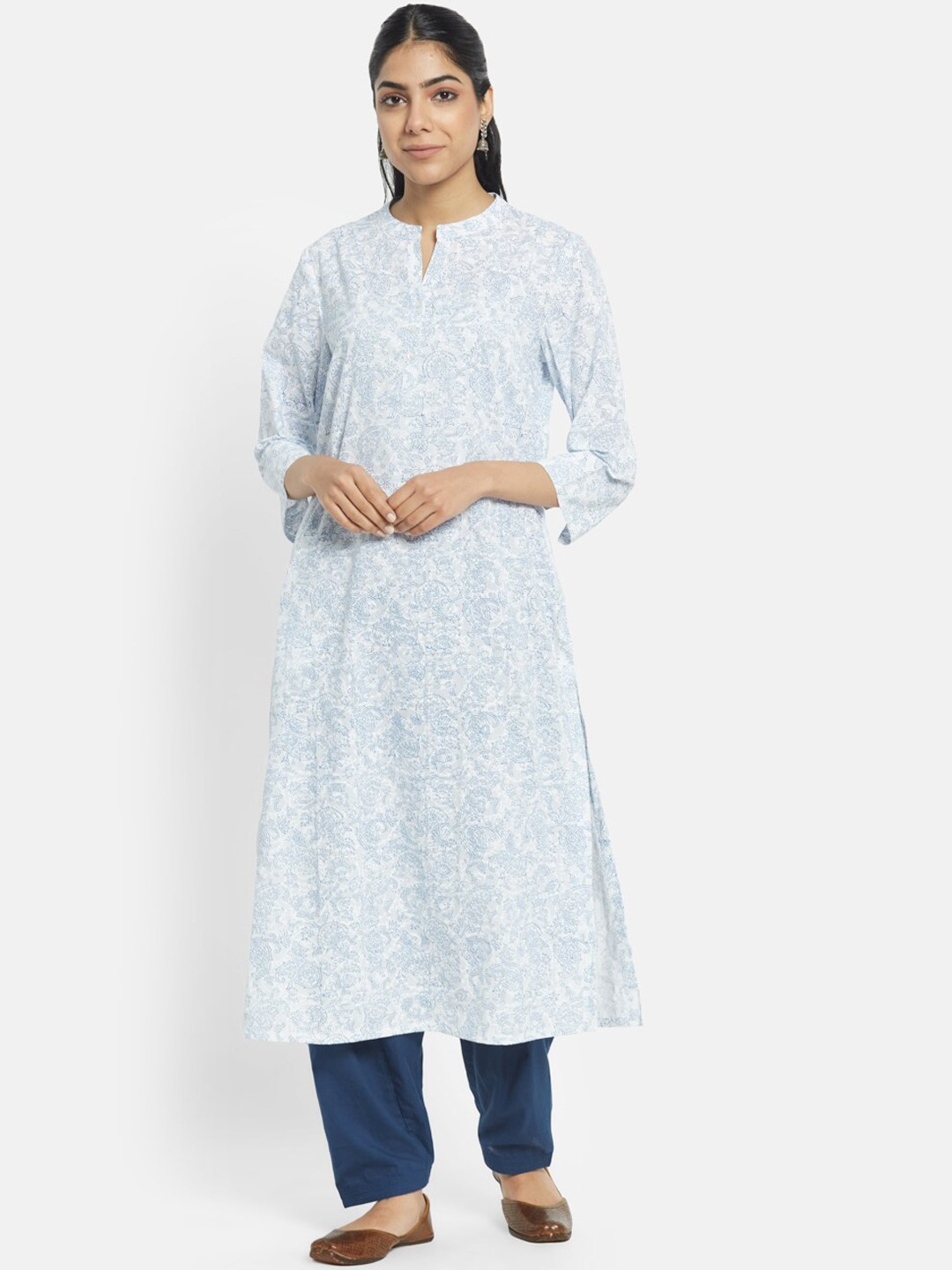 

Fabindia Women White & Blue Floral Printed Chikankari Kurta