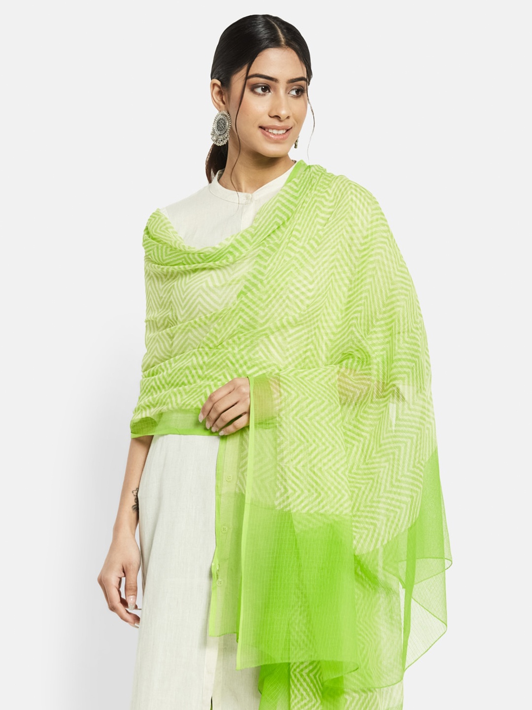 

Fabindia FabBasic Green & White Chevron Printed Cotton Silk Dupatta