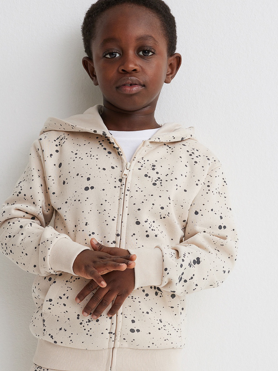 

H&M Boys Beige & Black Printed Hooded Jacket