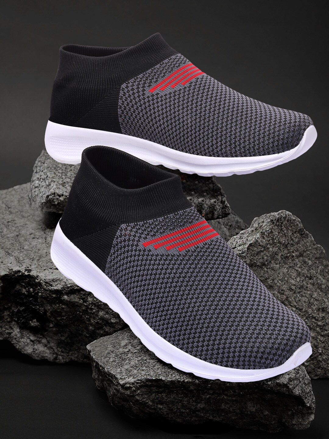 

CLYMB Men Grey & Black Mesh Running Non-Marking Shoes