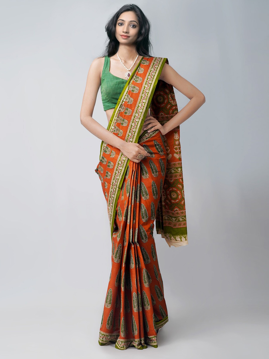 

Unnati Silks Red & Green Ethnic Motifs Pure Cotton Kovai Saree