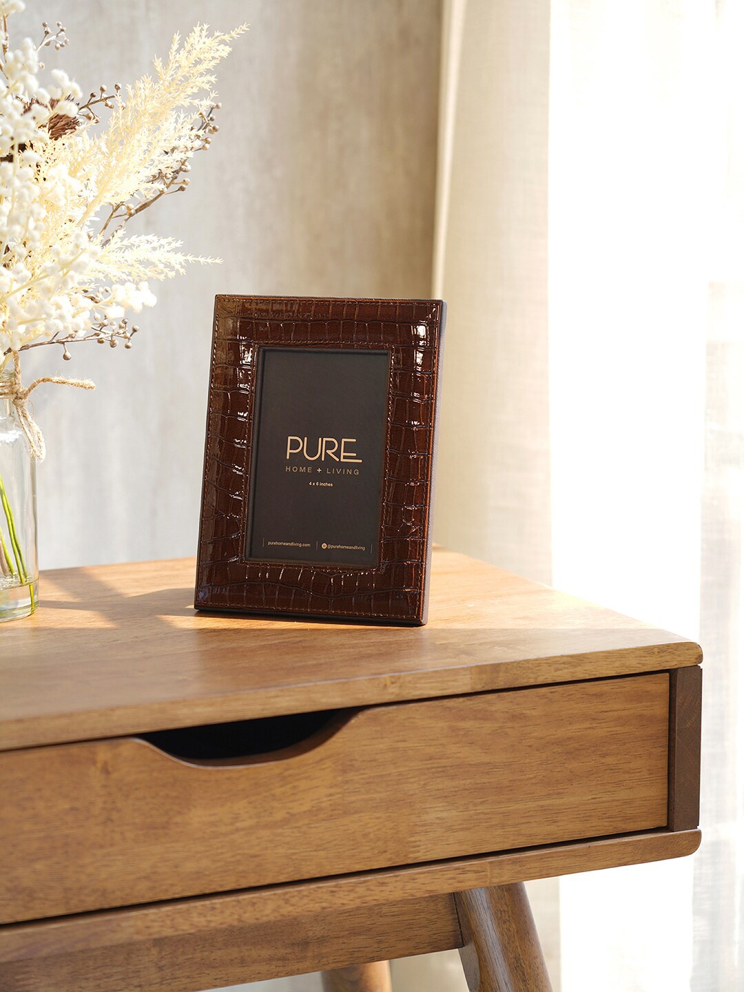 

Pure Home and Living Brown Textured Photo Frame